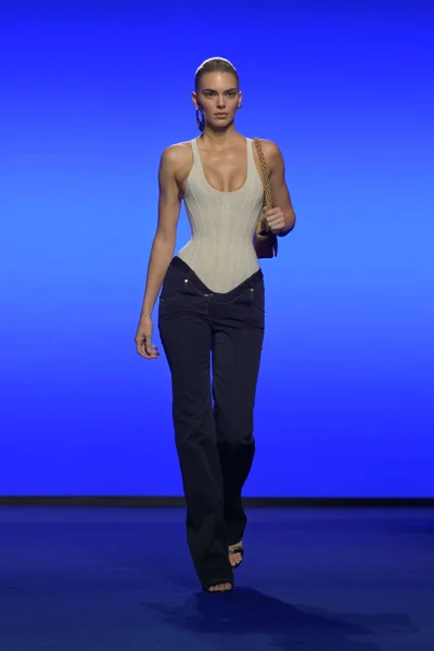 Look 3